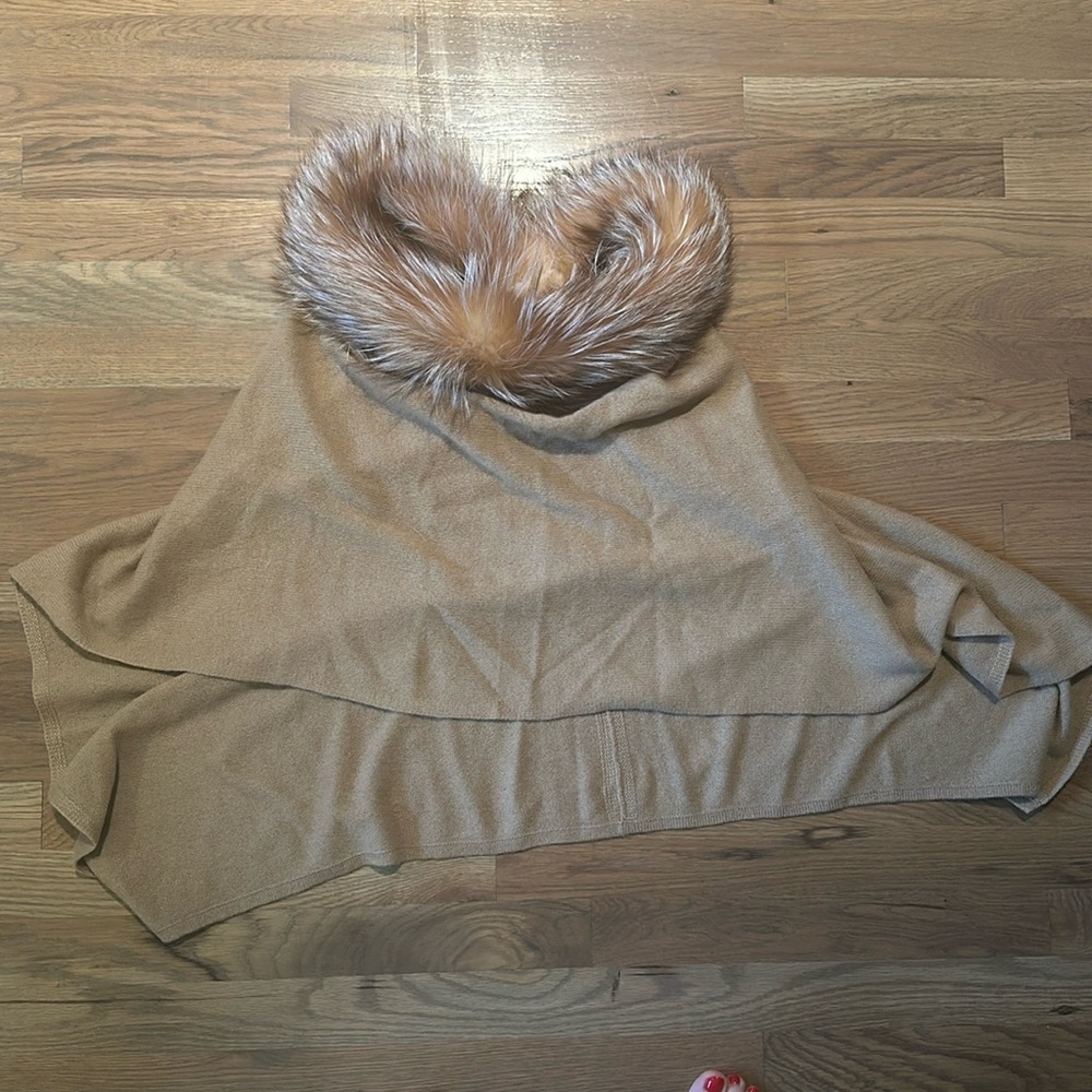 NEVER WORN cashmere/fox fur topper/poncho